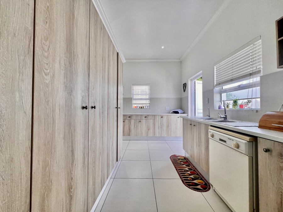 4 Bedroom Property for Sale in The Cove Western Cape